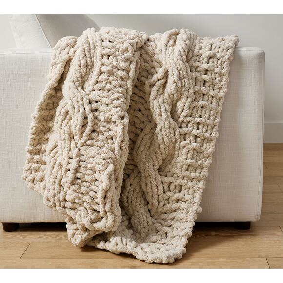 Pottery Barn Plush Colossal Handknit Throw Blanket – Bisque Cream Color – New - Picture 1 of 3